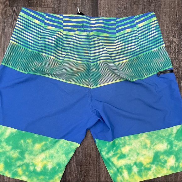 Volcom swimming shorts - Picture 5 of 7